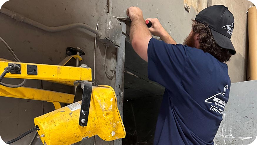 24/7 Emergency Compactor and Baler Service 24/7 Emergency Compactor and Baler Service